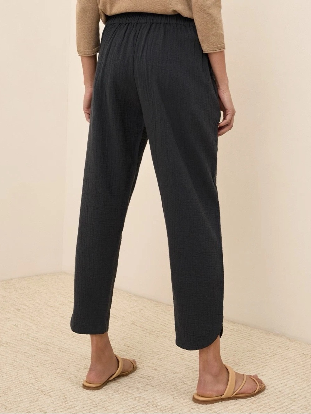 Pact Women's Coastal Double Gauze Black Tapered Pull-On Pants Medium - Picture 4 of 4